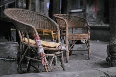 老人們擺龍門陣的藤椅